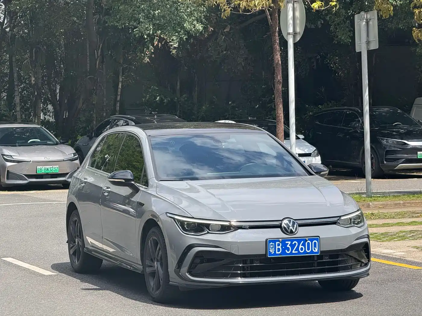 Volkswagen Golf 2023 Facelift 280TSI DSG R-Line Lite фото 3