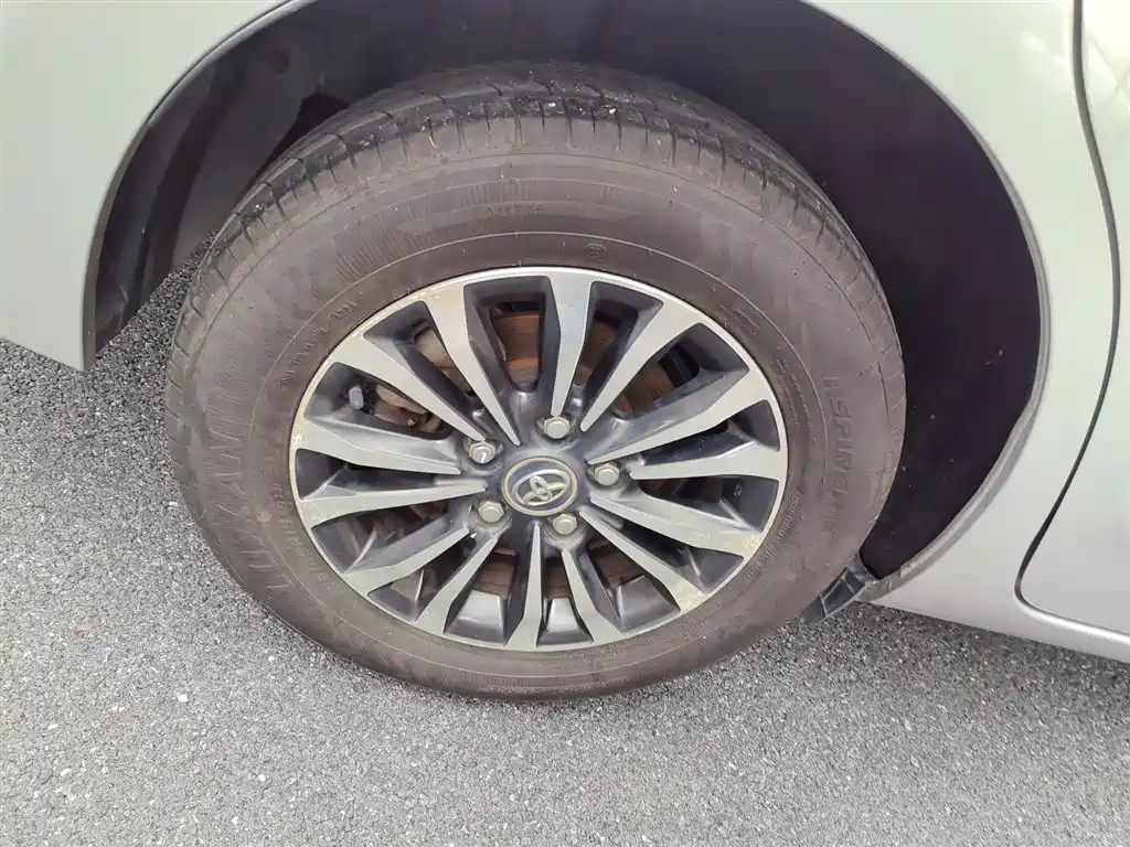 Toyota Corolla 2017 Facelift 1.2T S-CVT GL фото 22