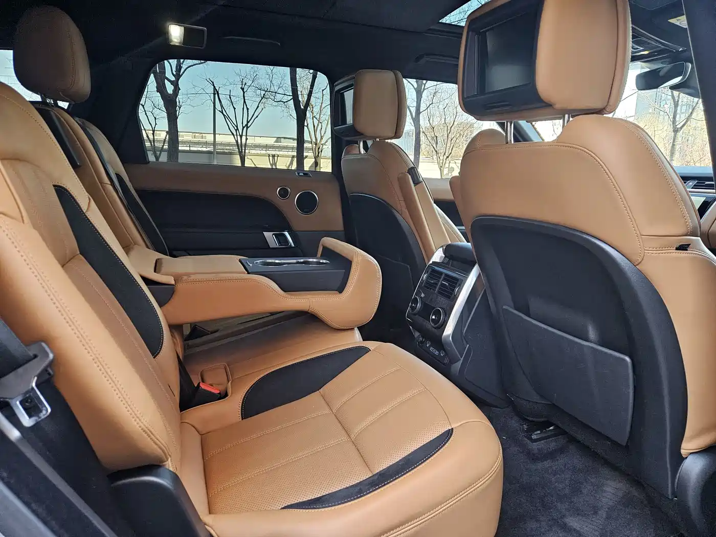 Land Rover Range Rover Sport 2021 3.0 L6 Gloss Black Edition фото 10