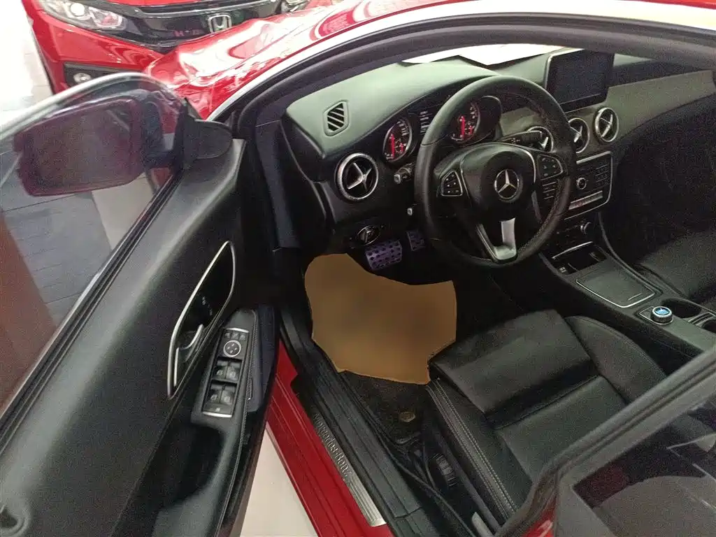 Mercedes-Benz CLA (Import) 2016 Facelift CLA 200 Sport фото 16