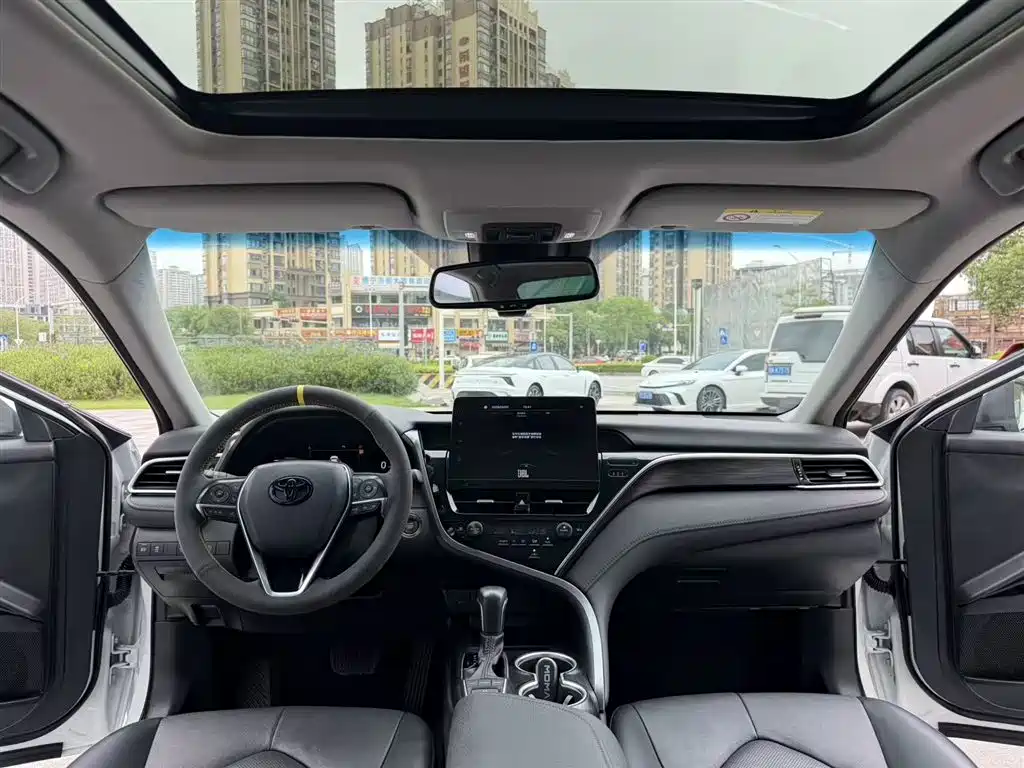 Toyota Camry 2021 2.5G Luxury Edition фото 12