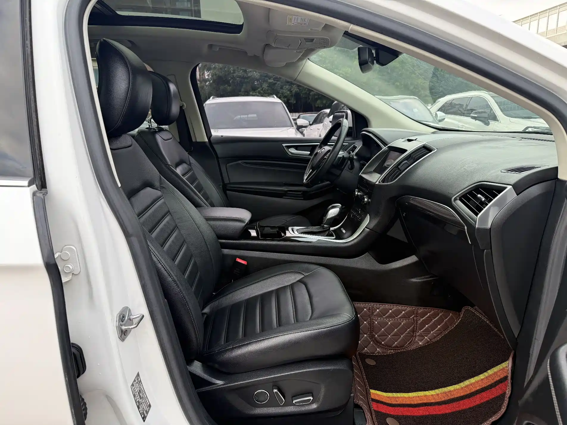 Фото 4 - Ford Edge