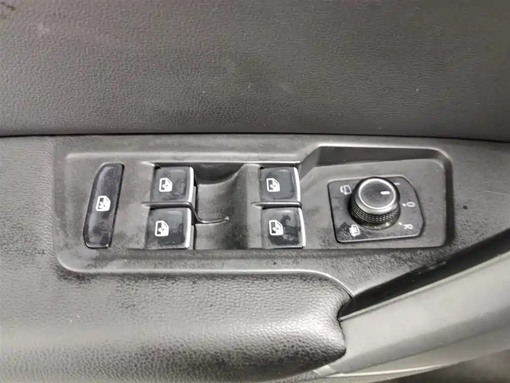 Volkswagen Tayron 2019 330TSI 2WD Luxury China VI фото 9