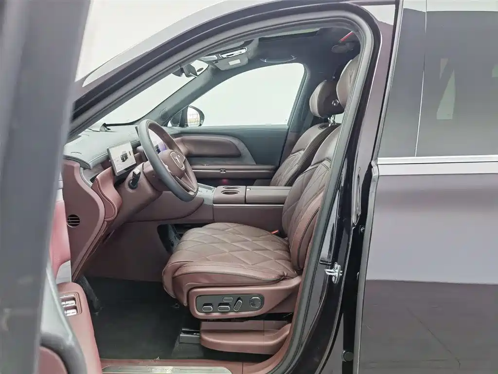 Voyah Auto VOYAH Taisan 2026 Model Base фото 10