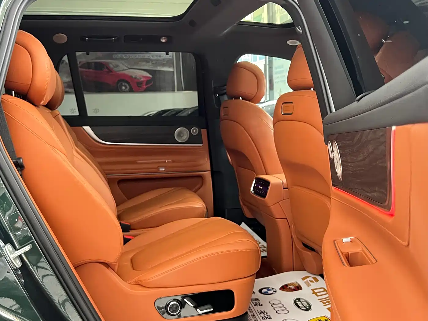 AITO Wenjie AITO M9 2024 Range Extender Max Edition 42kWh 6-seater фото 8