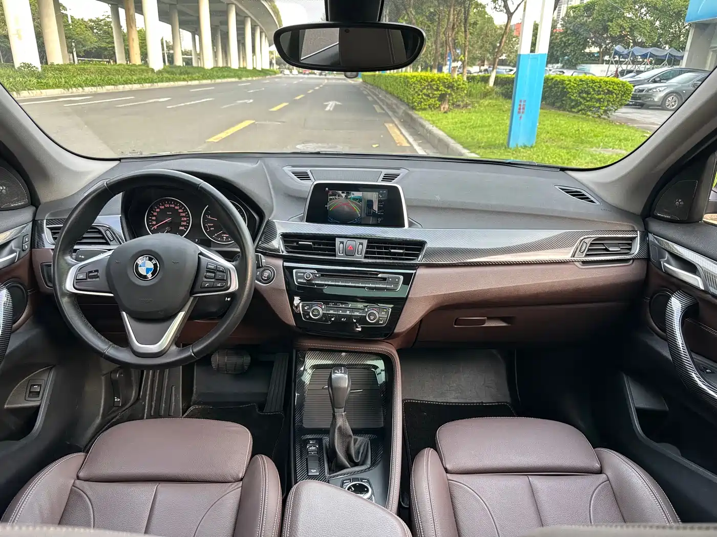 BMW X1 2018 xDrive20Li Premium Model фото 11