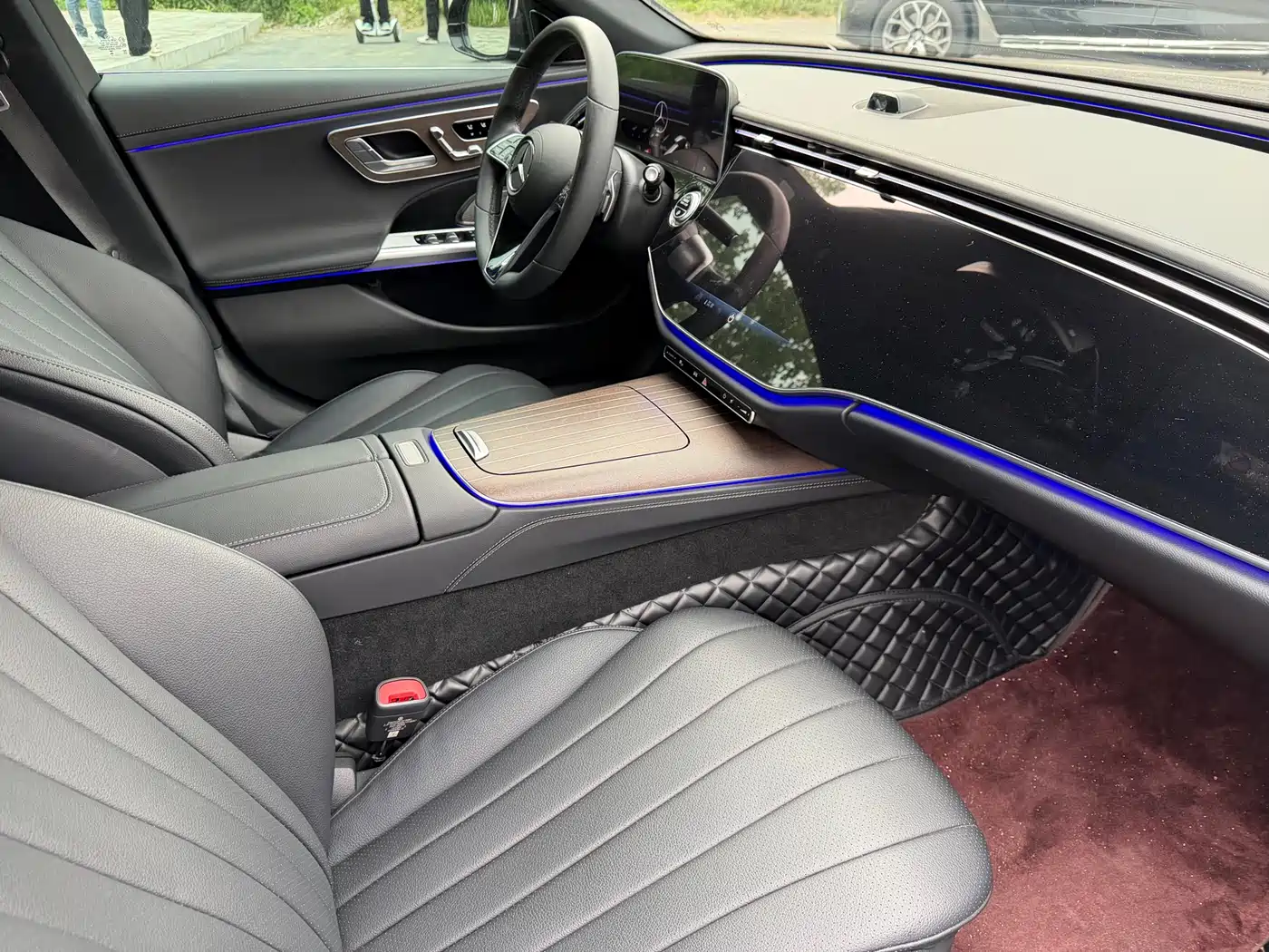 Mercedes-Benz E-Class 2024 Model E 300 L Luxury фото 12