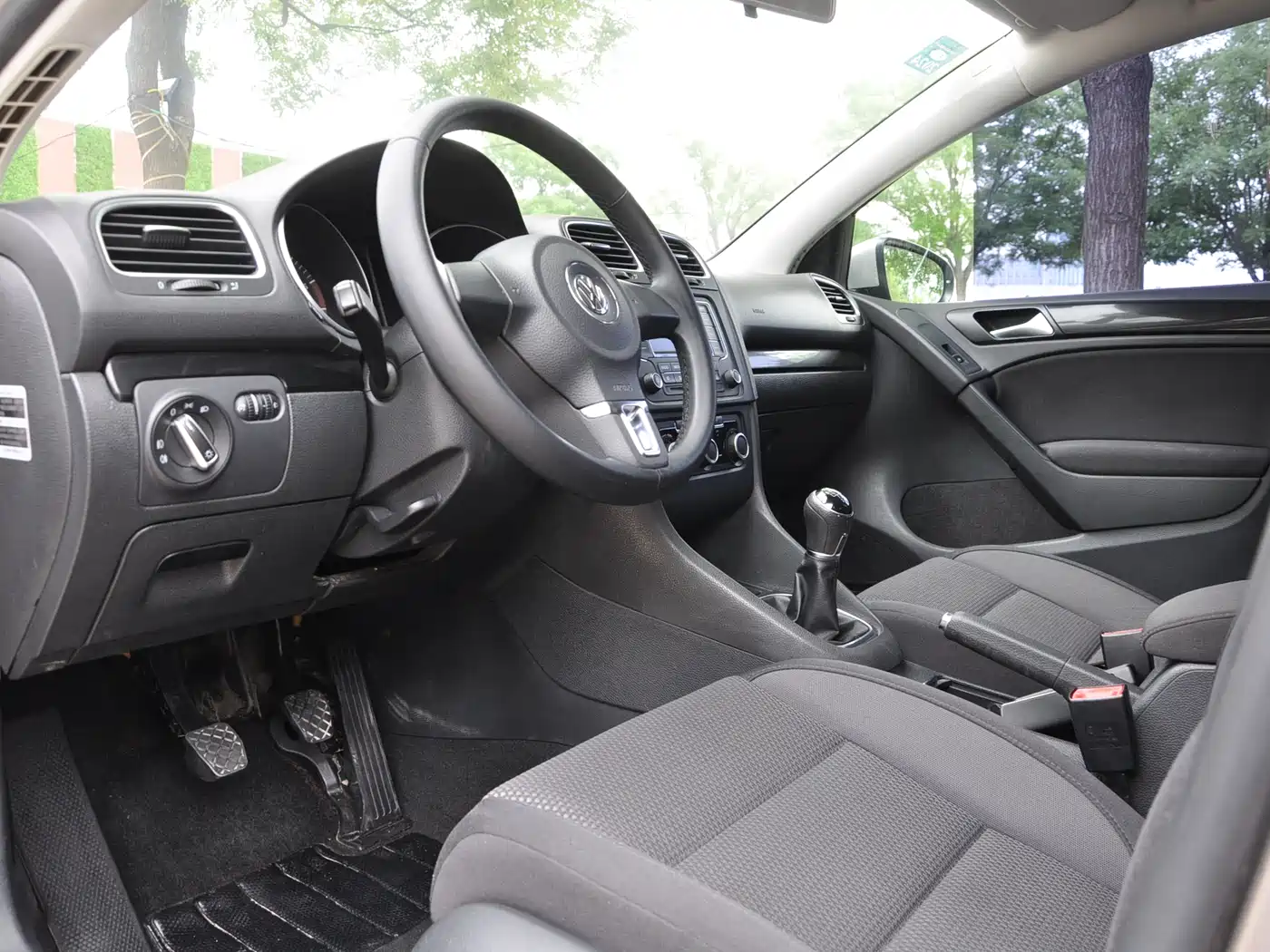 Volkswagen Golf 2012 1.6 Manual Comfort Type фото 9