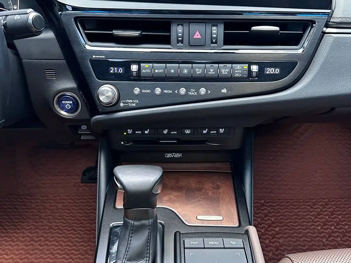 Lexus ES 2021 300h Executive Edition фото 10