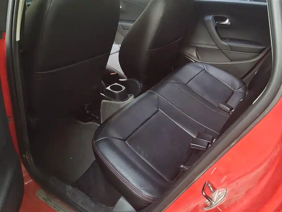 Volkswagen Polo 2014 1.4L Manual Trend Edition фото 11
