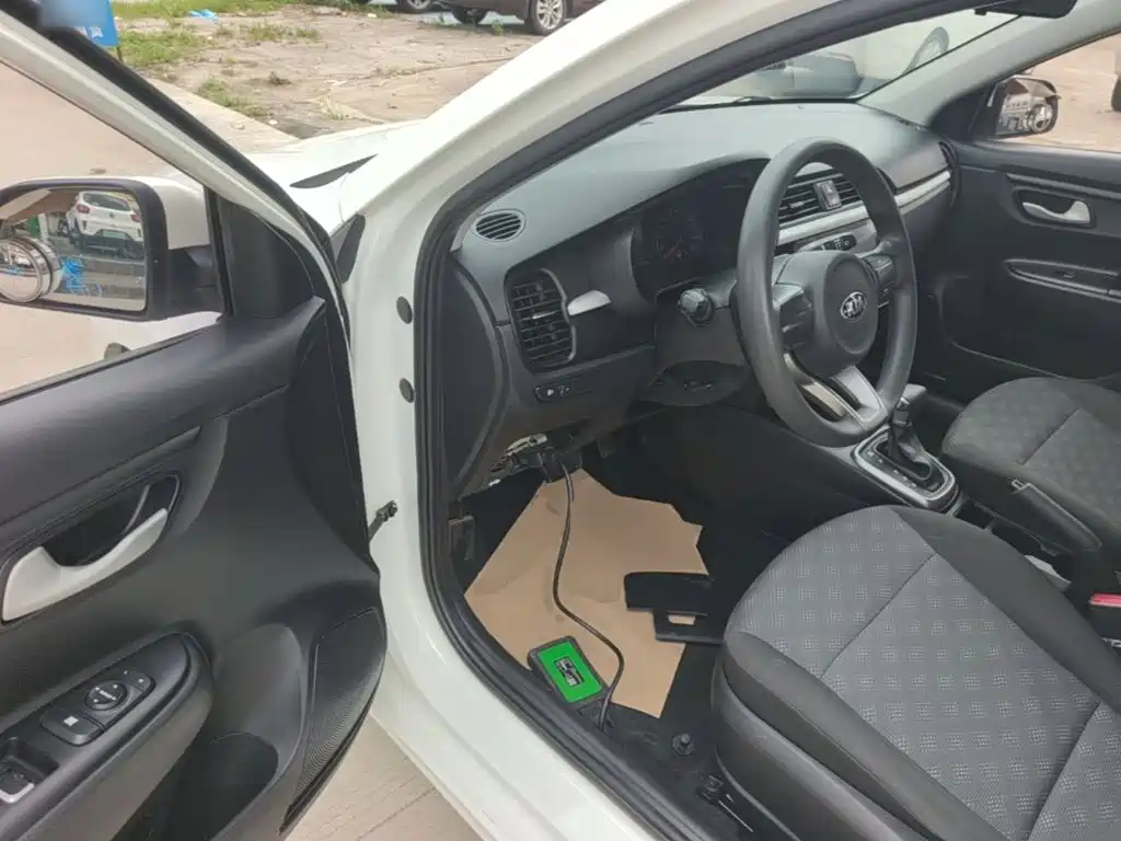 Kia K2 2018 2017 Sedan 1.4L AT GLS