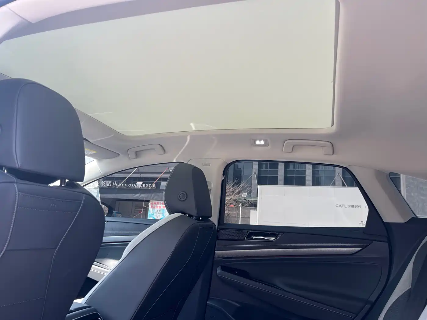 VOLKSWAGEN ID.7 VIZZION