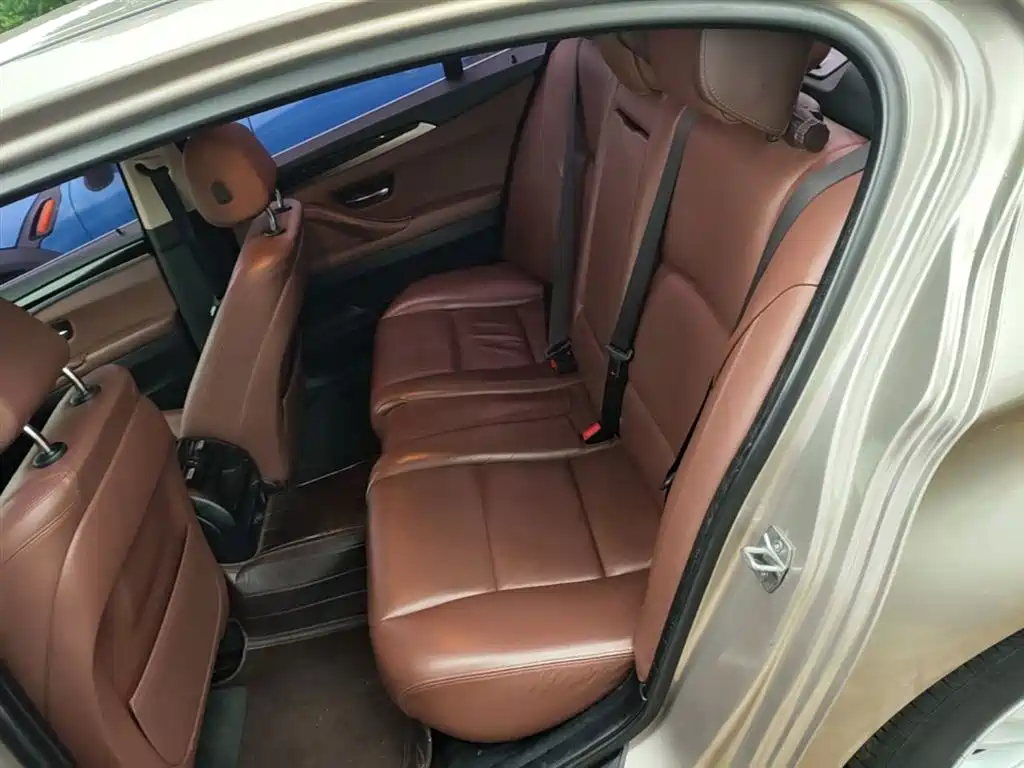 BMW 5 Series 2014 525Li Leading фото 17