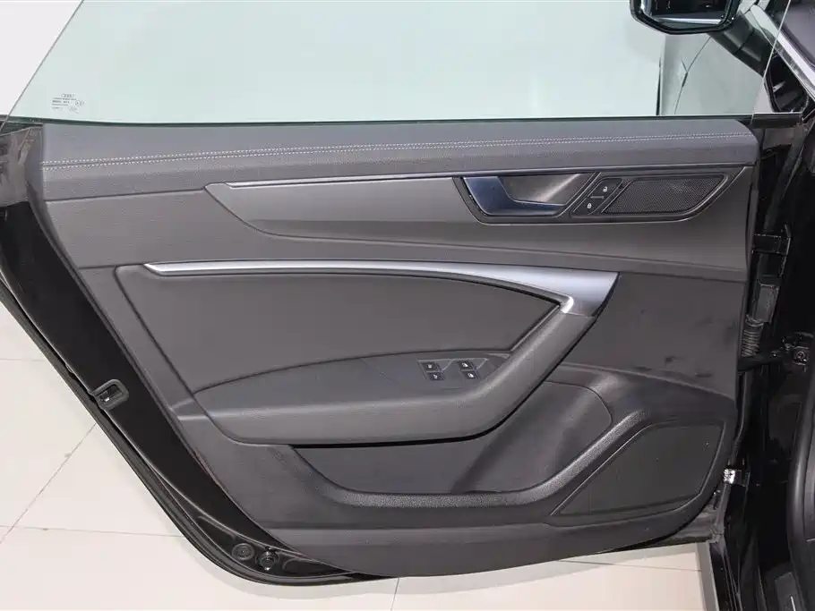 Audi A7L 2024 45TFSI S-line Dream Edition Crystal Package фото 29