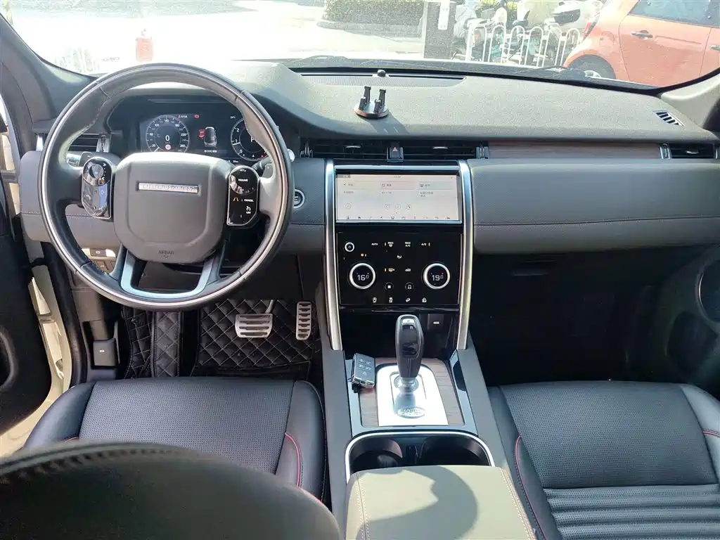 Land Rover Discovery Sport 2020 249PS R-Dynamic Performance фото 10