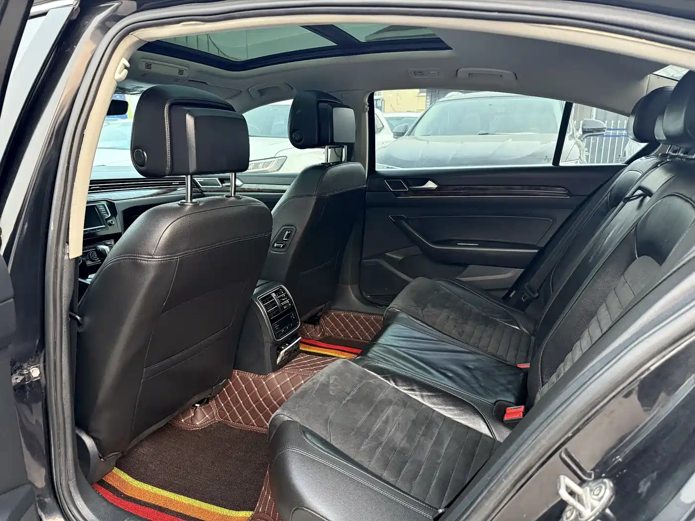 Volkswagen Magotan 2017 330TSI DSG Leading фото 7