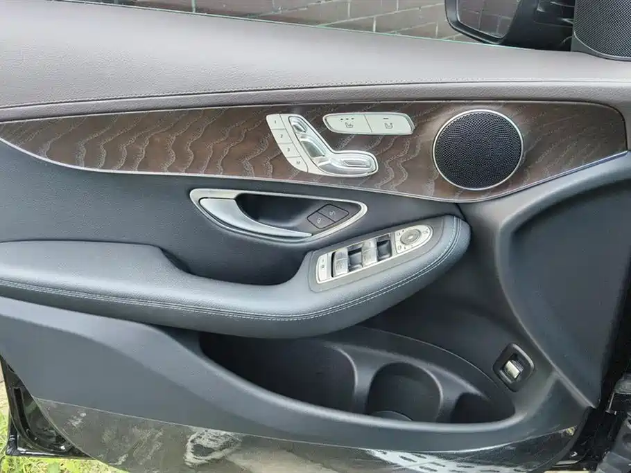 Mercedes-Benz GLC 2022 Facelift GLC 300 L 4MATIC Dynamic Collector's Edition фото 7