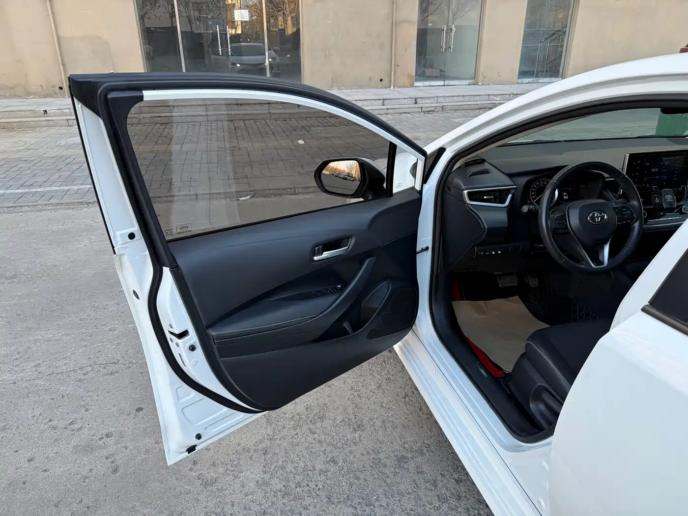 Toyota Corolla 2021 1.2T S-CVT Luxury Edition фото 10