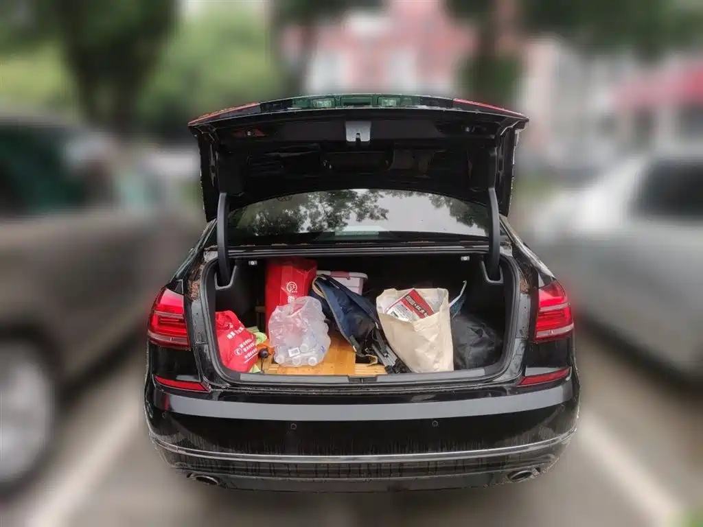 Volkswagen Passat 2017 330TSI DSG Prestige фото 10