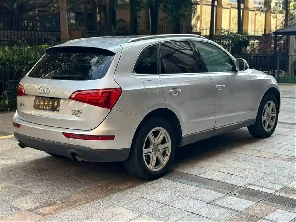Audi Q5 2011 2.0TFSI Progressive фото 9
