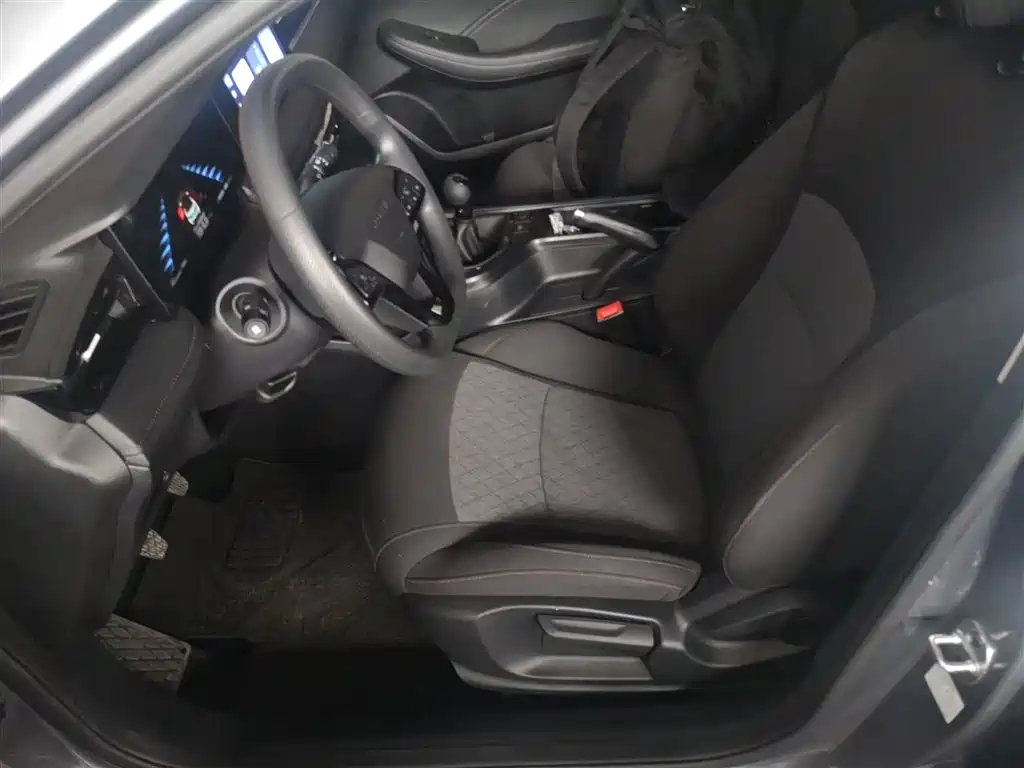 Roewe i5 2025 2023 1.5L Manual Comfort Edition
