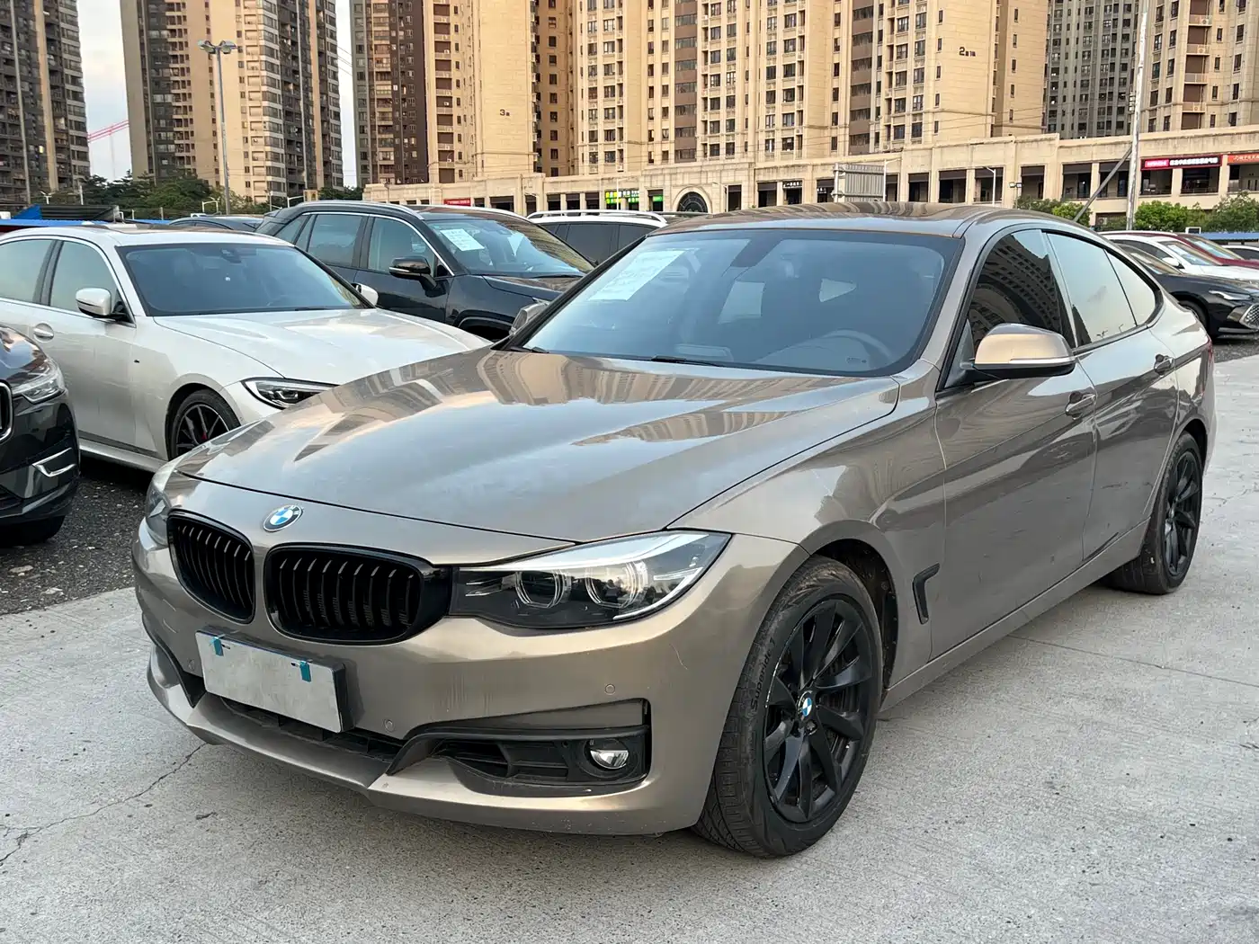 BMW 3 Series GT 2018 320i Fashion фото 2