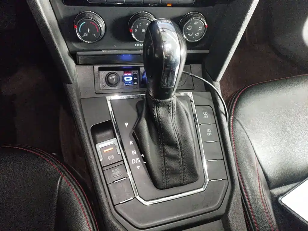 Volkswagen Lamando 2018 230TSI DSG Trend Edition фото 6