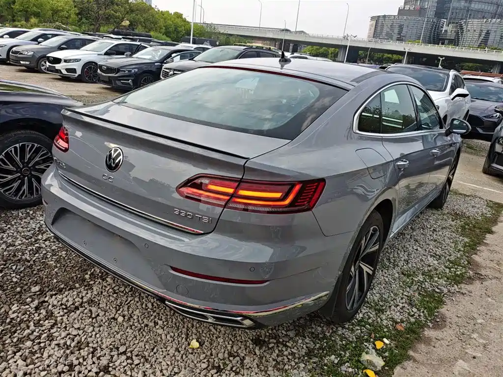 Photo 7 - Volkswagen CC