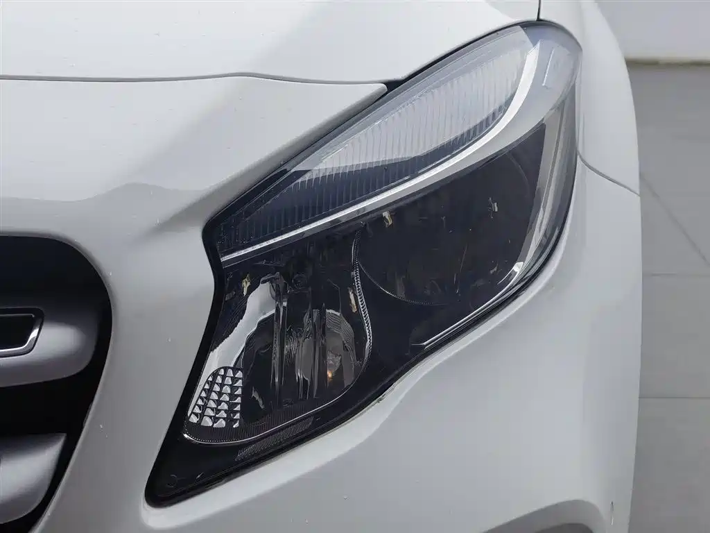 Mercedes-Benz GLA 2017 GLA 200 Dynamic фото 7