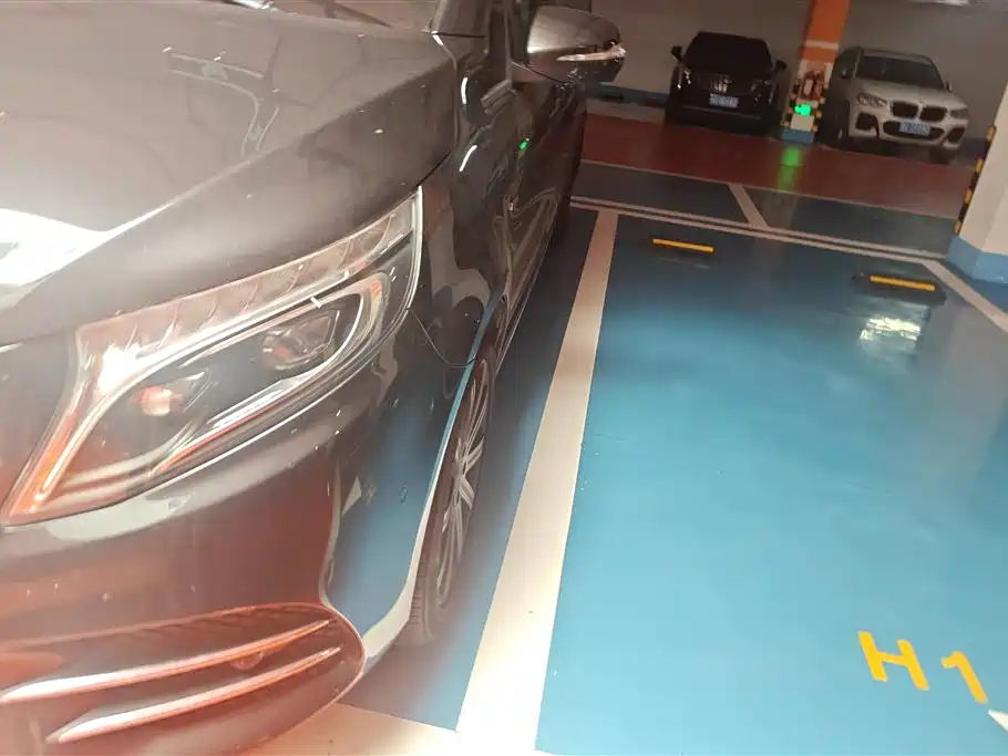 MERCEDES-BENZ V CLASS