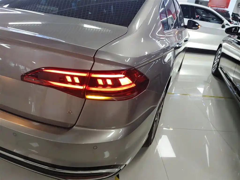 Volkswagen Bora 2023 300TSI DSG Premium Edition фото 24