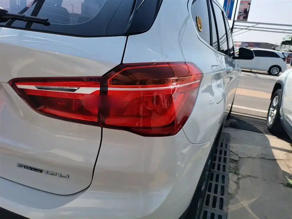 BMW X1 2018 sDrive18Li Premium Model фото 8