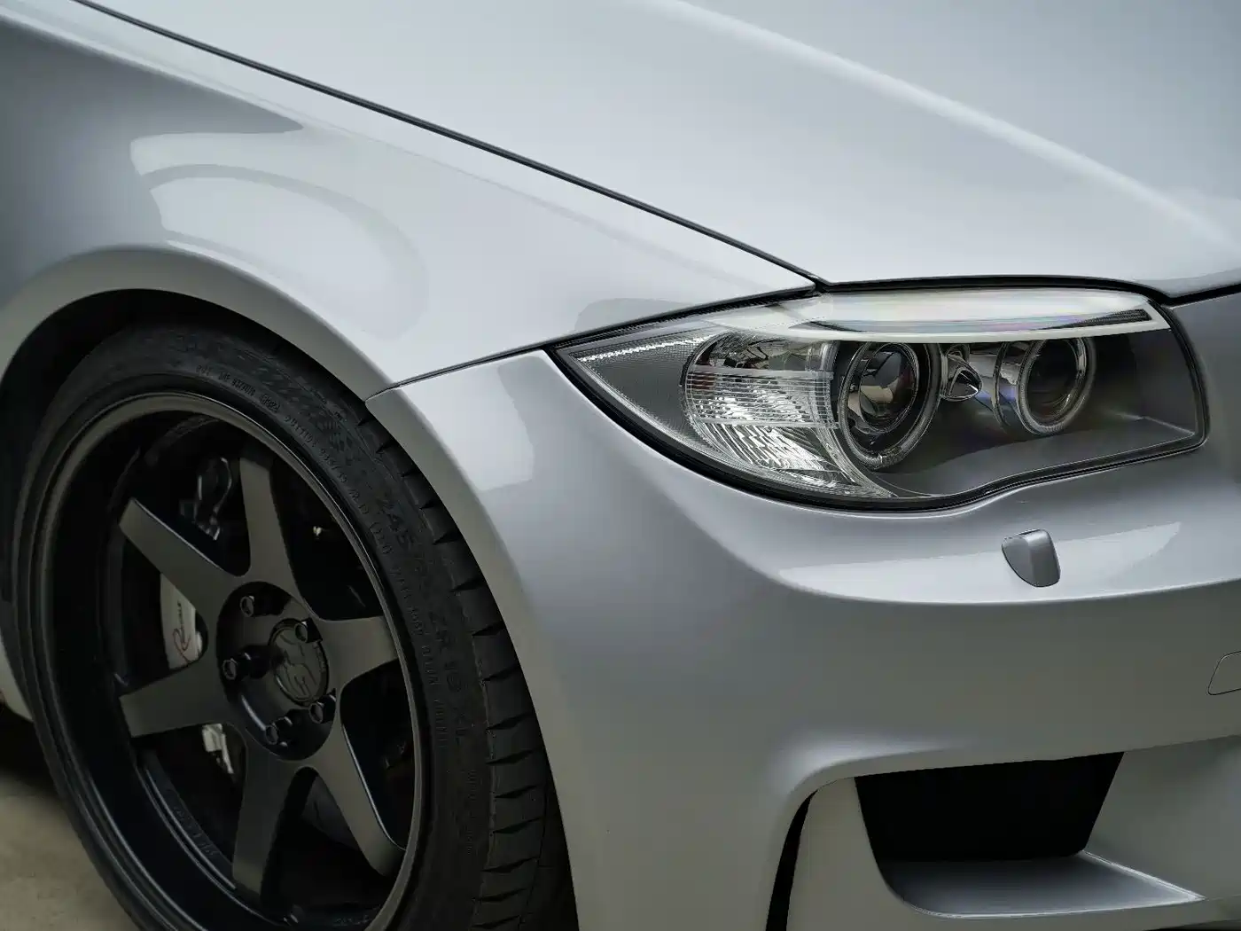 BMW 1 Series M 2011 1M Coupe фото 3
