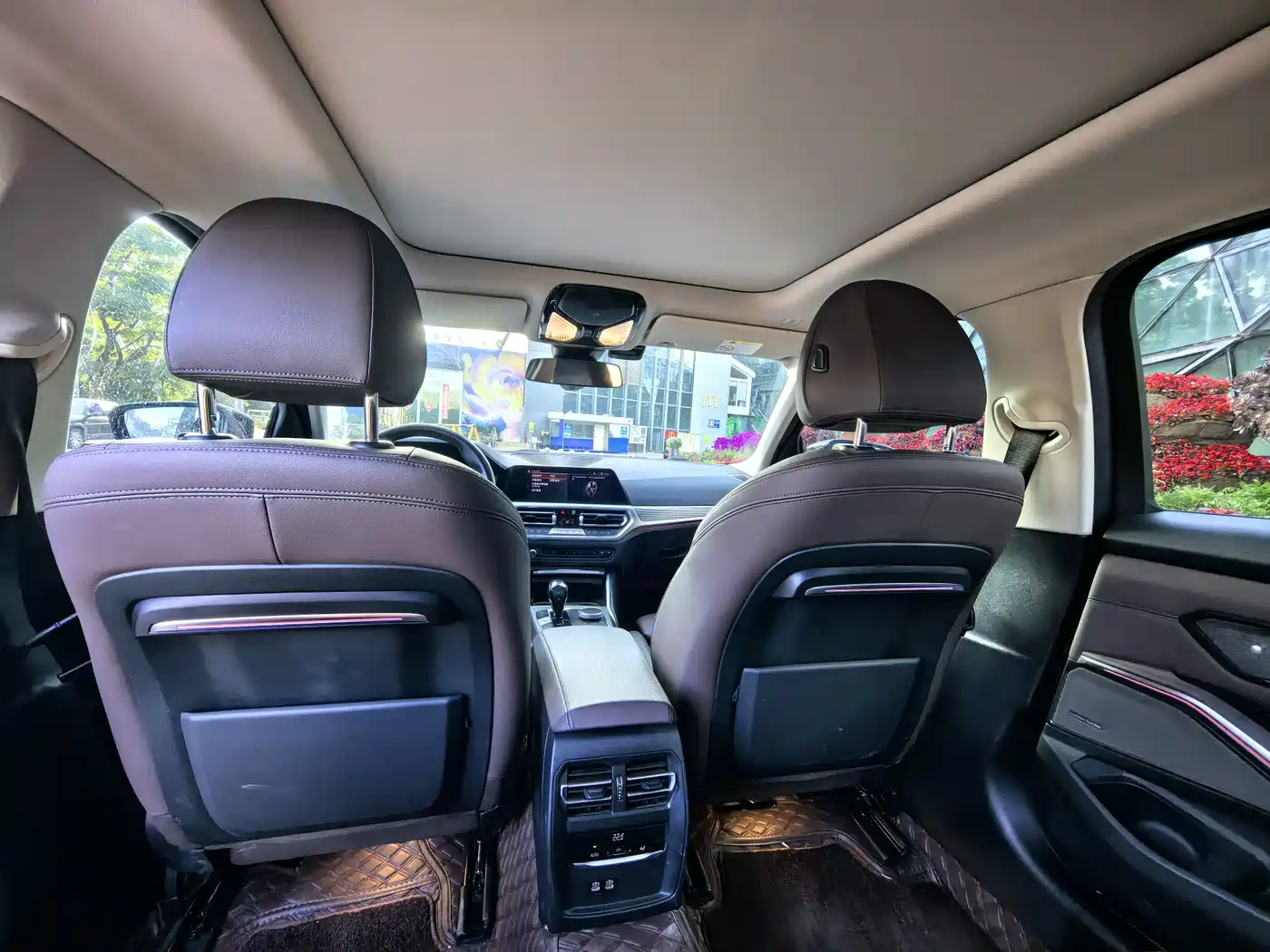 BMW 3 Series 2021 330Li xDrive M Sport Night Edition фото 12