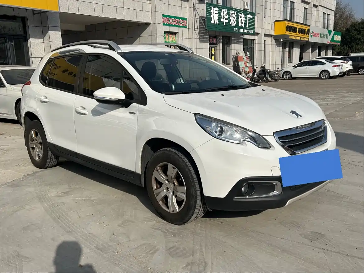 Peugeot 2008 2014 1.6L Manual Trend Edition фото 2