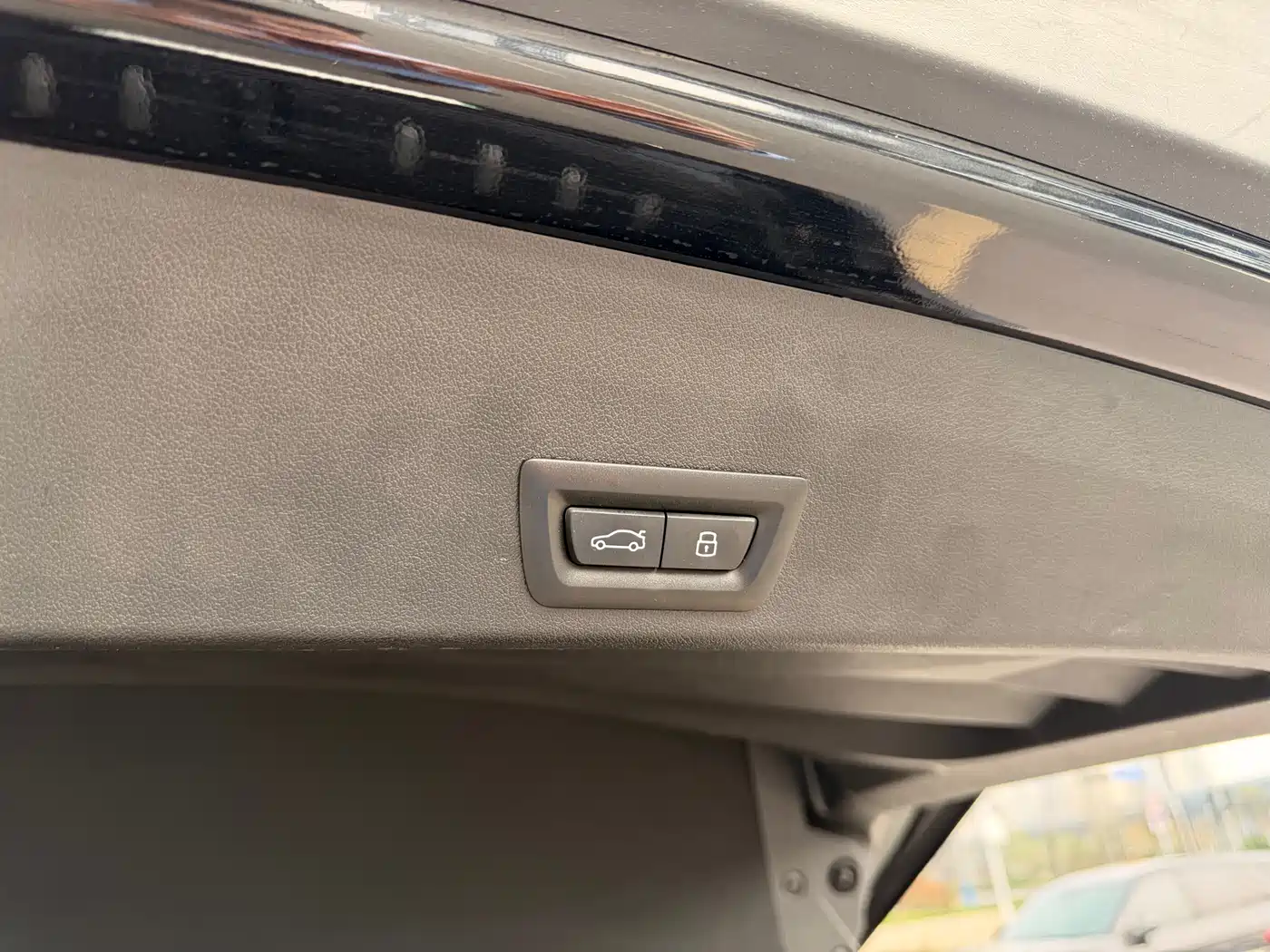BMW XM 2023 50e фото 13