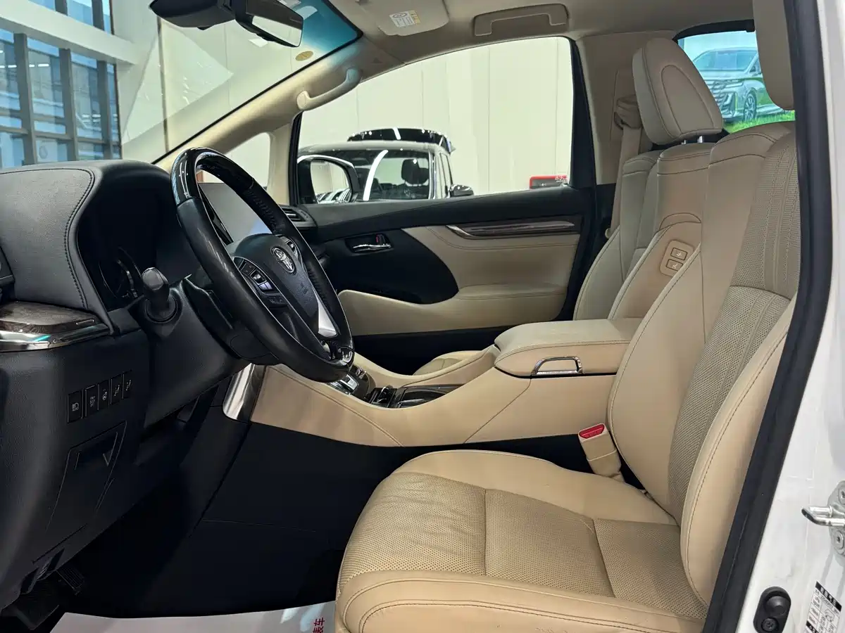 Toyota Vellfire 2023 Crown Hybrid 2.5L HV Premium фото 4
