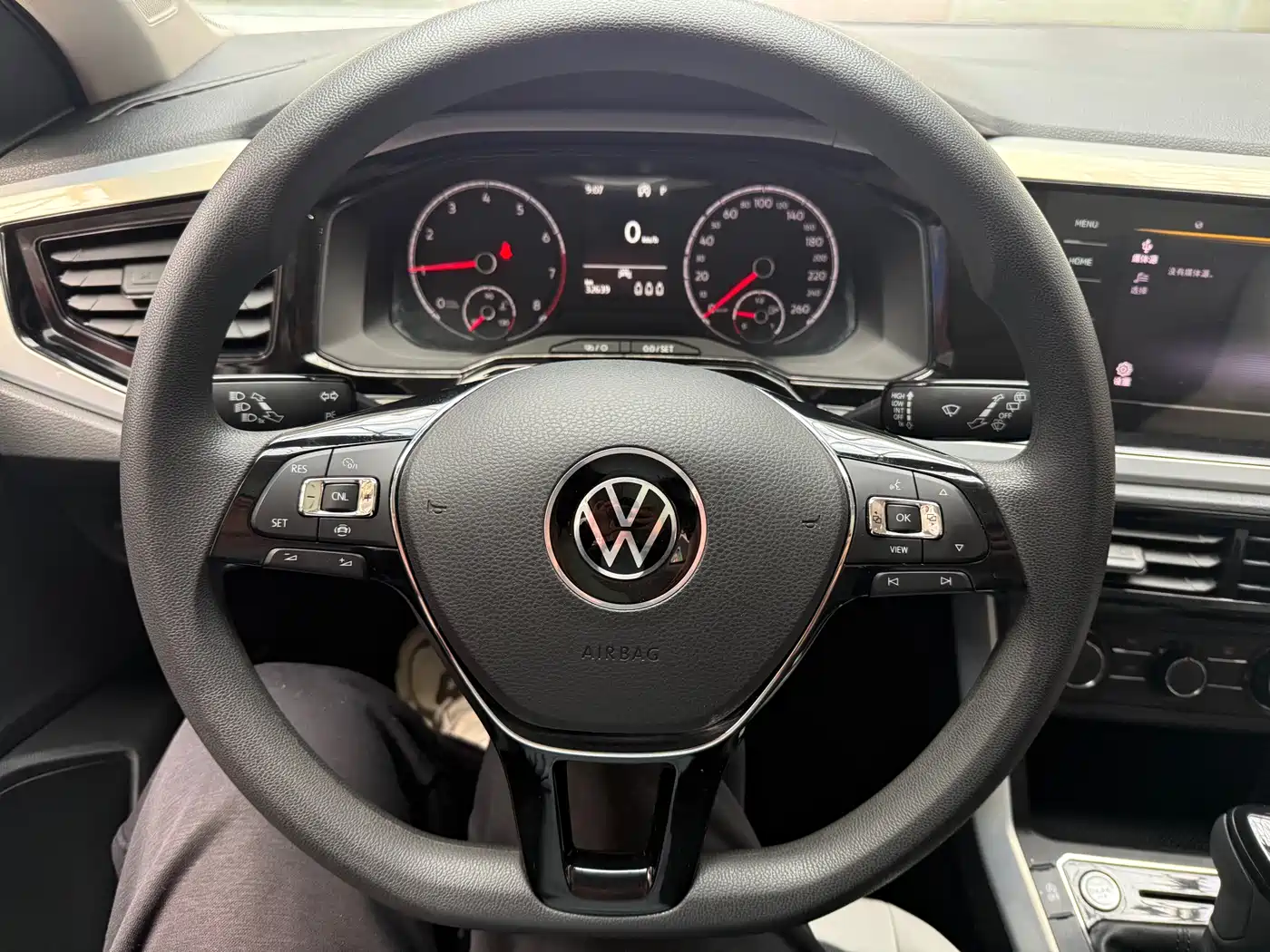 VOLKSWAGEN POLO