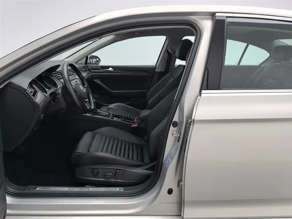 Volkswagen Magotan 2019 330TSI DSG Luxury Class China VI фото 10