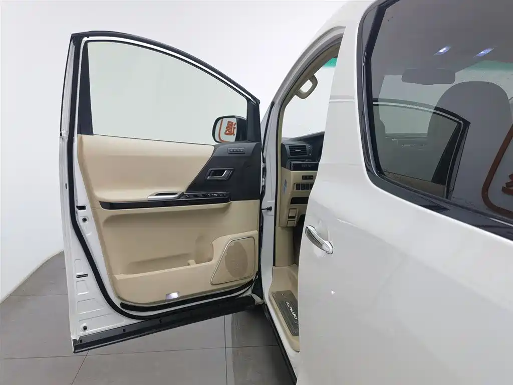 Toyota Alphard 2012 3.5L Luxury Edition фото 8