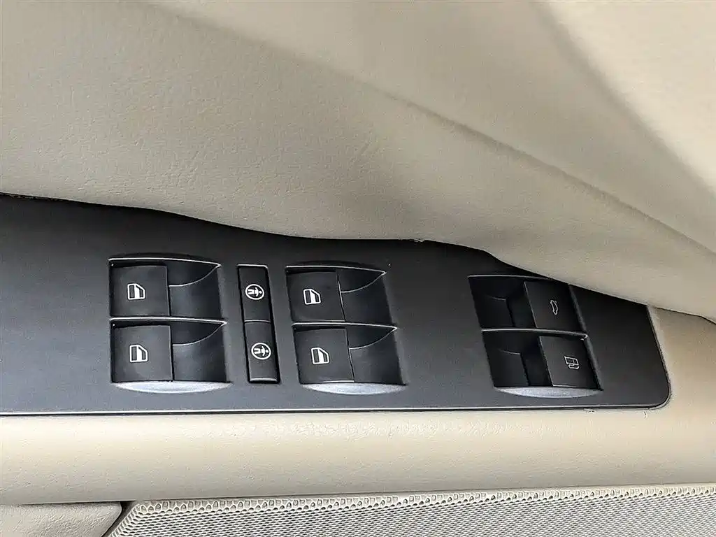 Volkswagen Phaeton 2012 3.0L Executive фото 9