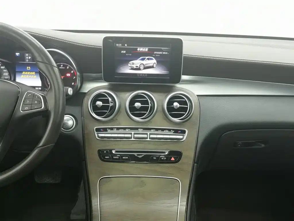 Mercedes-Benz GLC 2018 Facelift GLC 300 4MATIC Dynamic фото 12