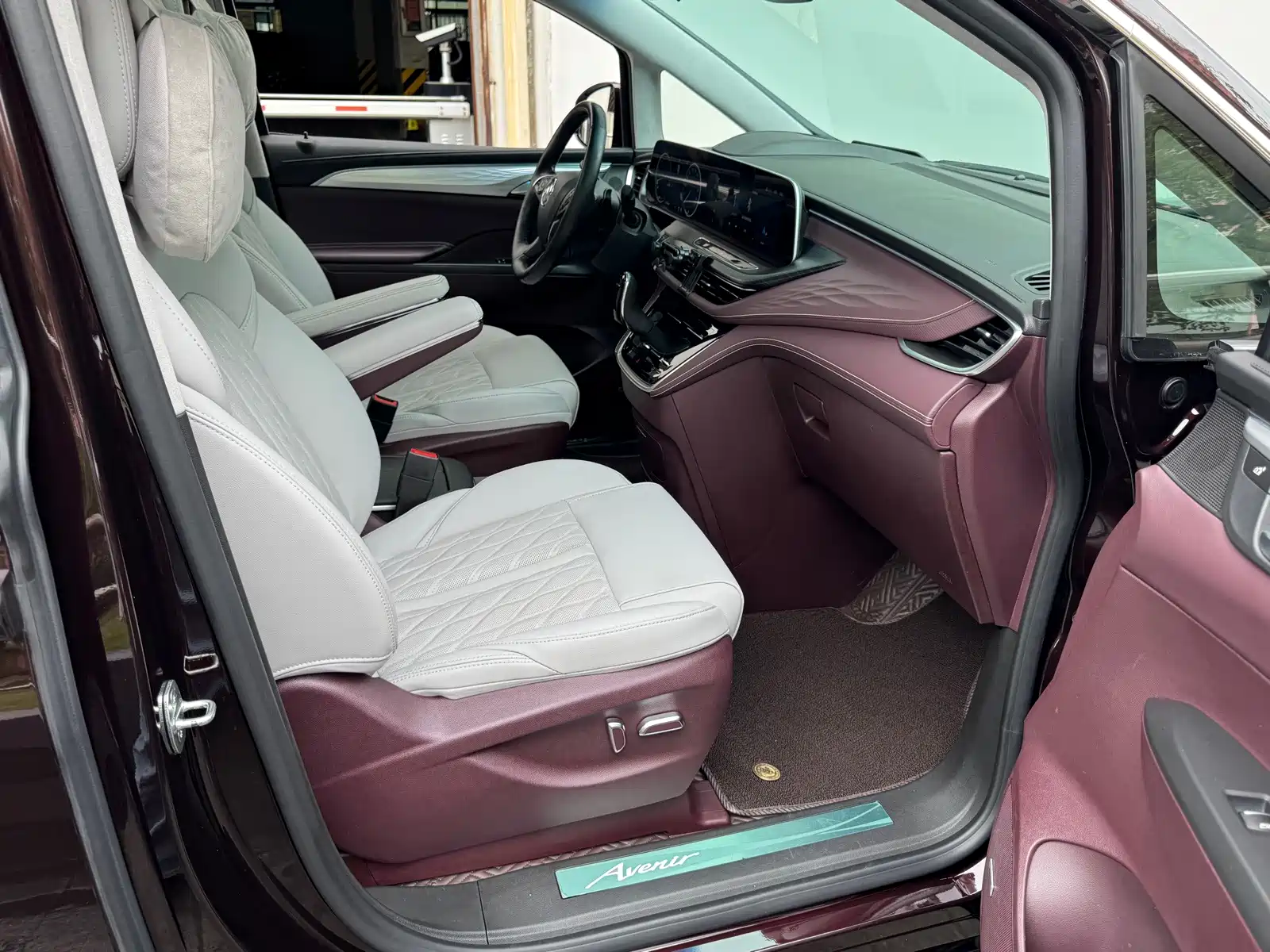 Фото 16 - Buick GL8