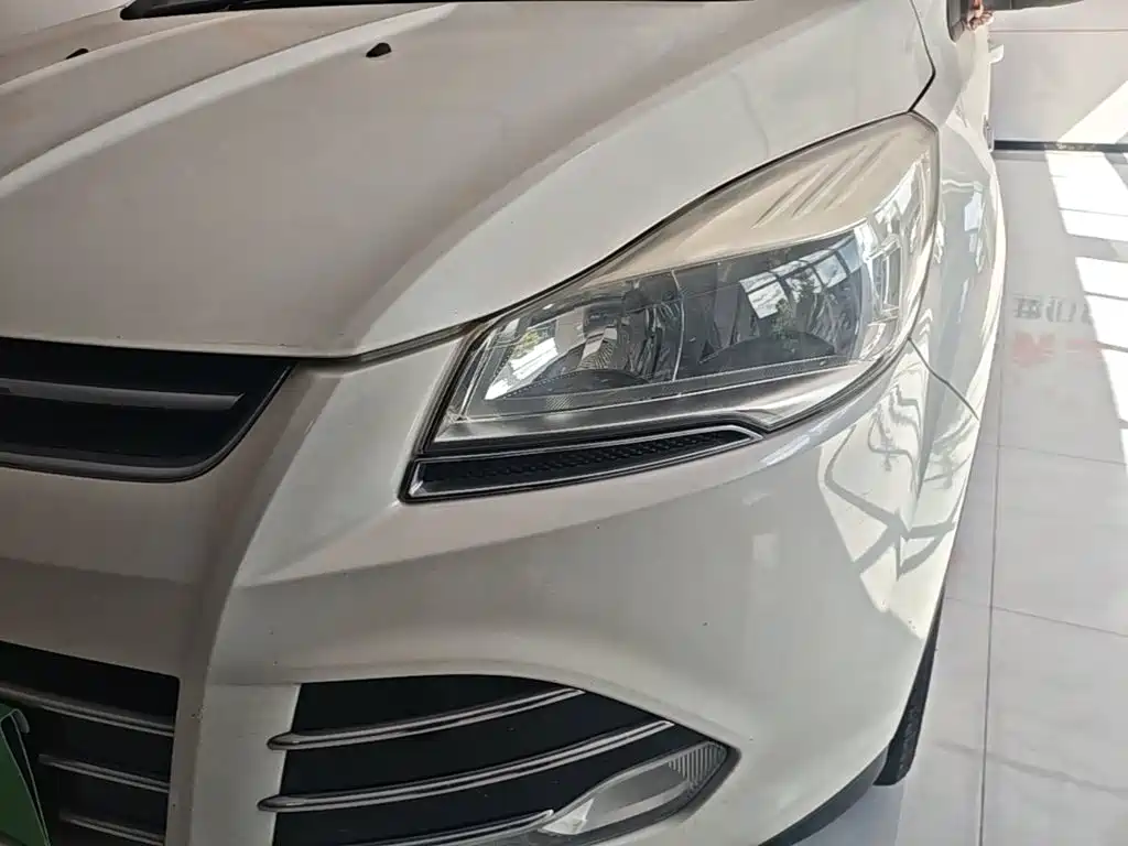 Фото 24 - Ford Kuga