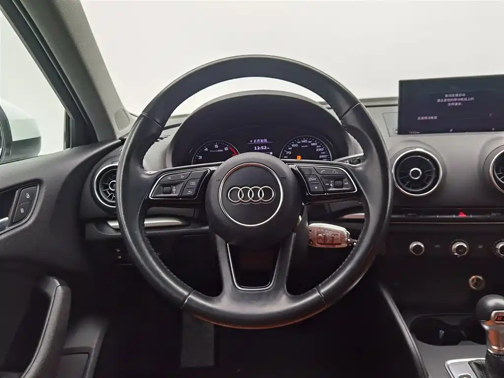 Audi A3 2018 30th Anniversary Sportback 35 TFSI Progressive фото 11