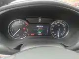 Photo 14 - Cadillac XT4