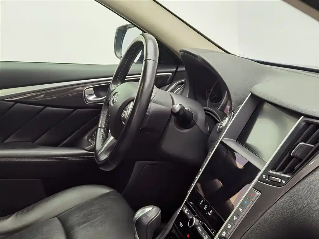 Infiniti Q50L 2016 Model 2.0T Comfort Edition фото 22