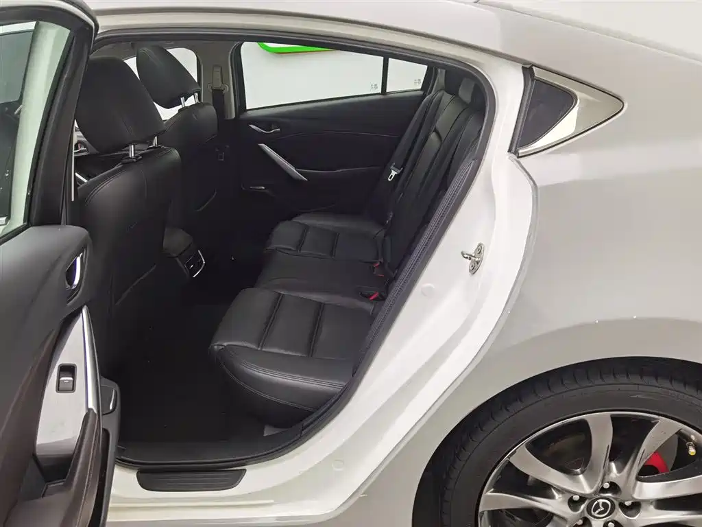 Mazda Atenza 2017 2.5L Skyactiv-G Premium фото 15