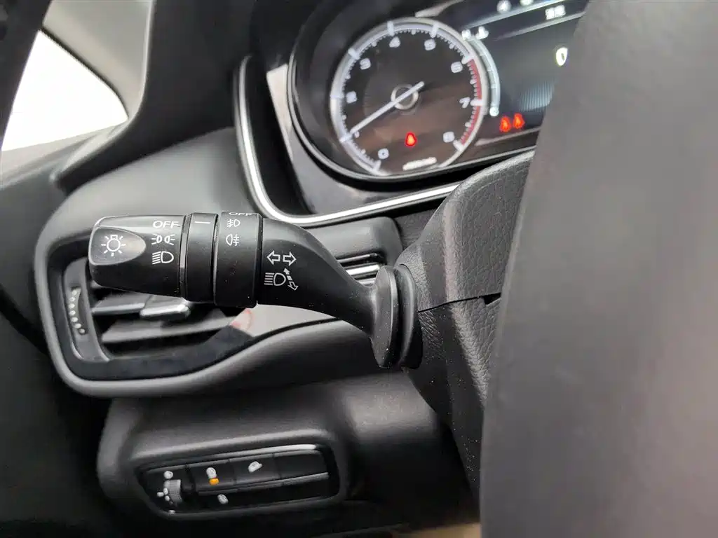 GAC Trumpchi Trumpchi M6 2021 270T DCT Premium Edition (7-seater) фото 21