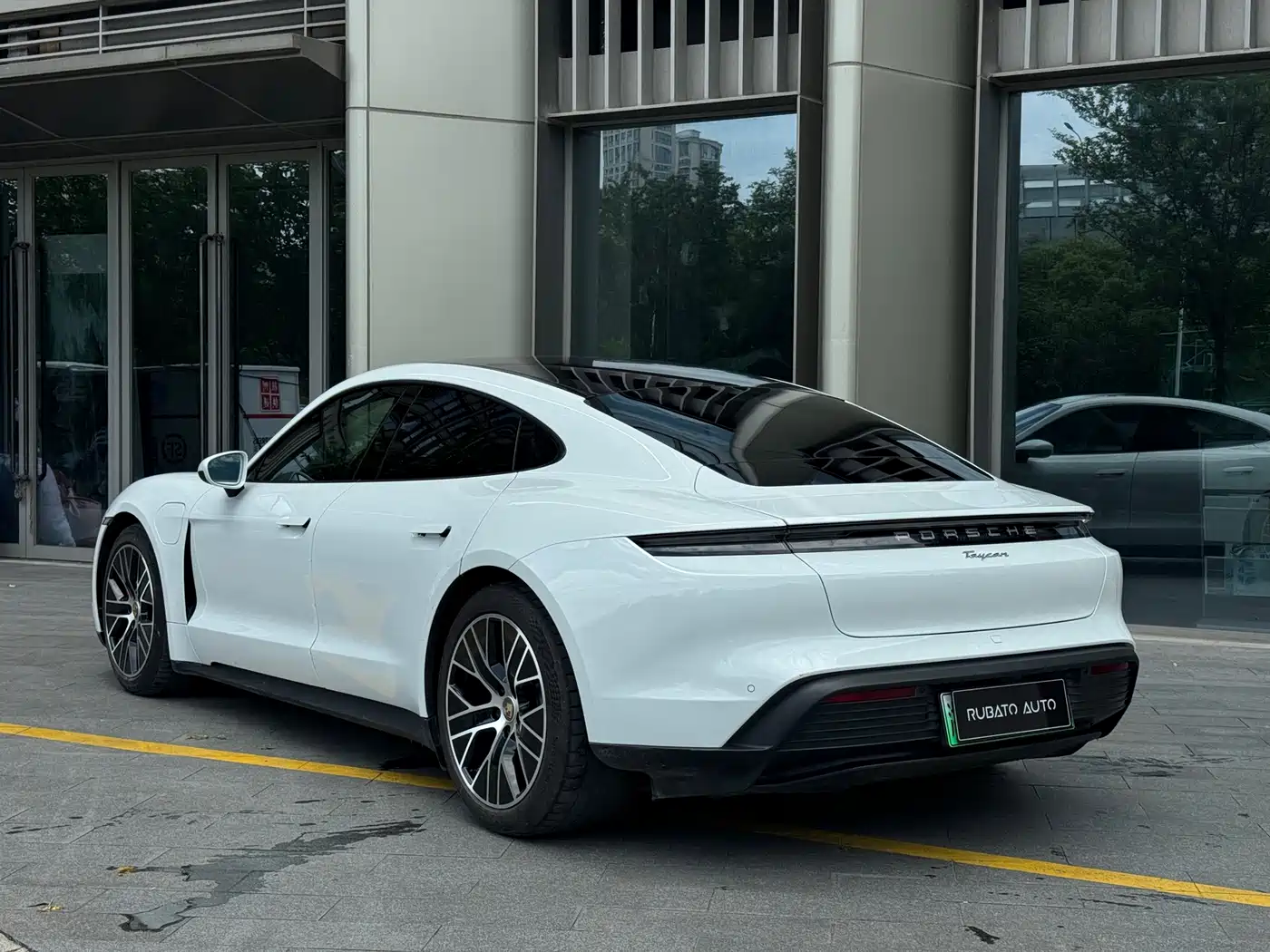 Porsche Taycan 2020 Taycan фото 4